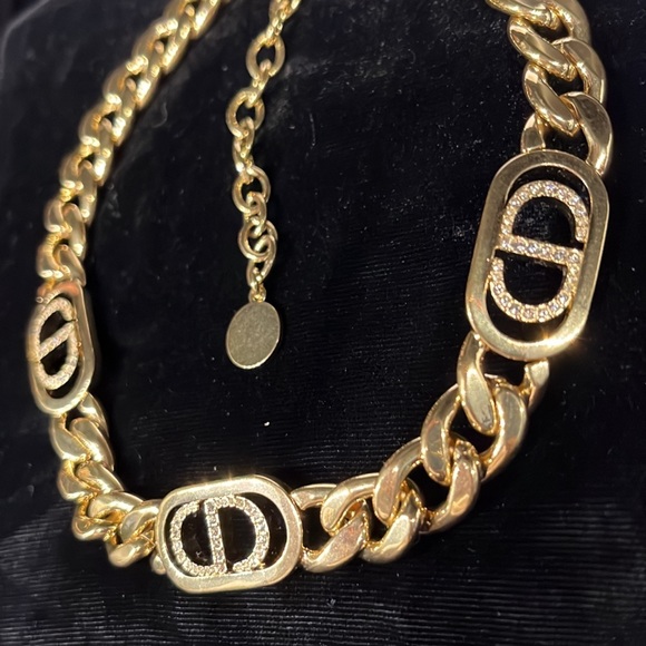 Dior 30 MONTAIGNE NECKLACE
Gold-Finish Metal and White Crystals Brand New - Picture 6 of 9
